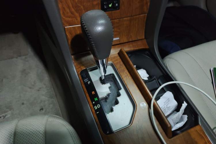 Used Toyota Camry 2011 240G Classic Anniversary Edition Gear Lever