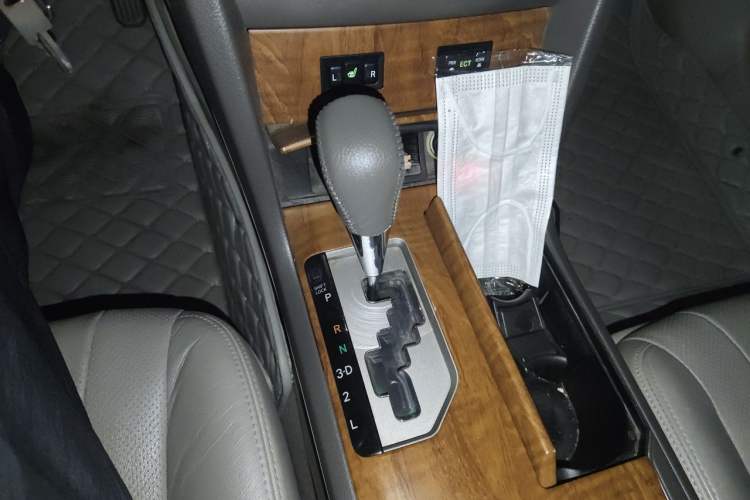 Used Toyota Camry 2011 200G Classic Anniversary Edition Gear Lever
