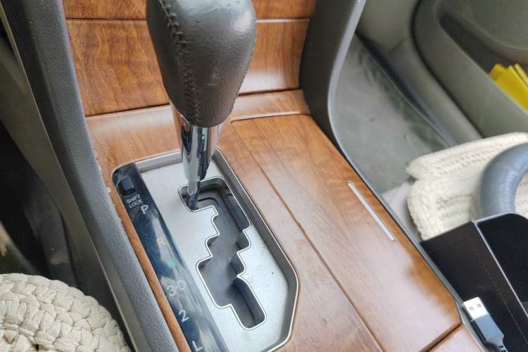 Used Toyota Camry 2011 200G Classic Anniversary Edition Gear Lever