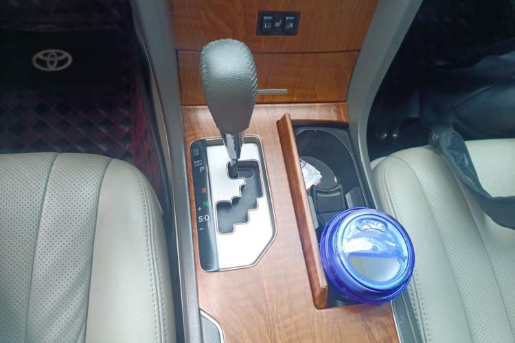 Used Toyota Camry 2011 240G Luxury Anniversary Edition Gear Lever