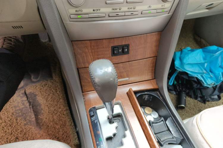 Used Toyota Camry 2011 240G Classic Anniversary Edition Gear Lever