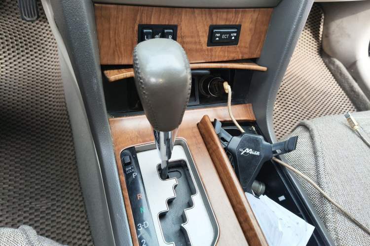 Used Toyota Camry 2011 200G Classic Anniversary Edition Gear Lever