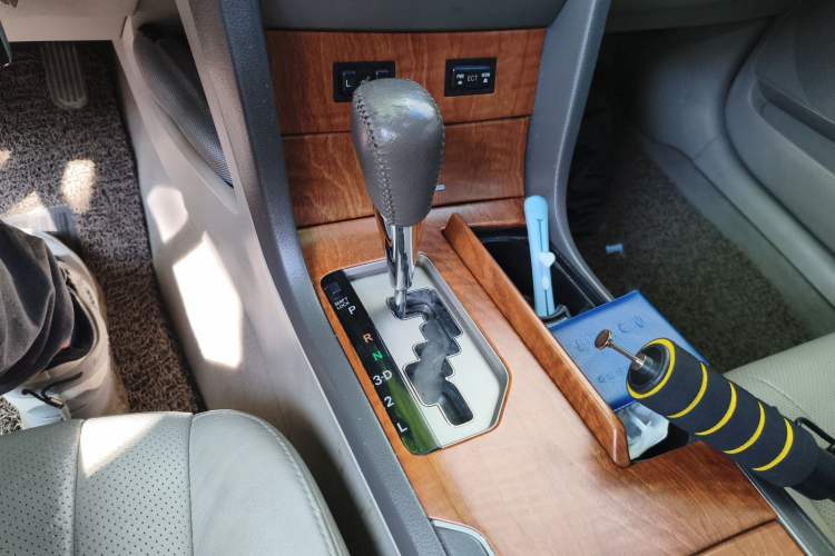 Used Toyota Camry 2011 200G Classic Anniversary Edition Gear Lever