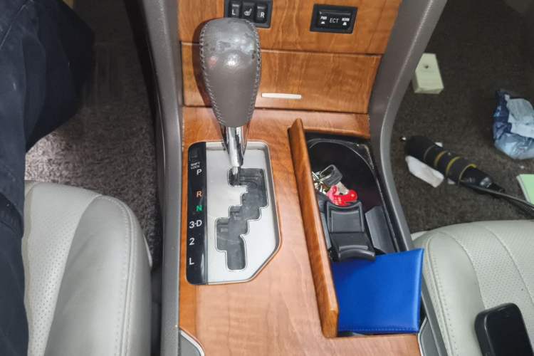 Used Toyota Camry 2011 200G Classic Anniversary Edition Gear Lever