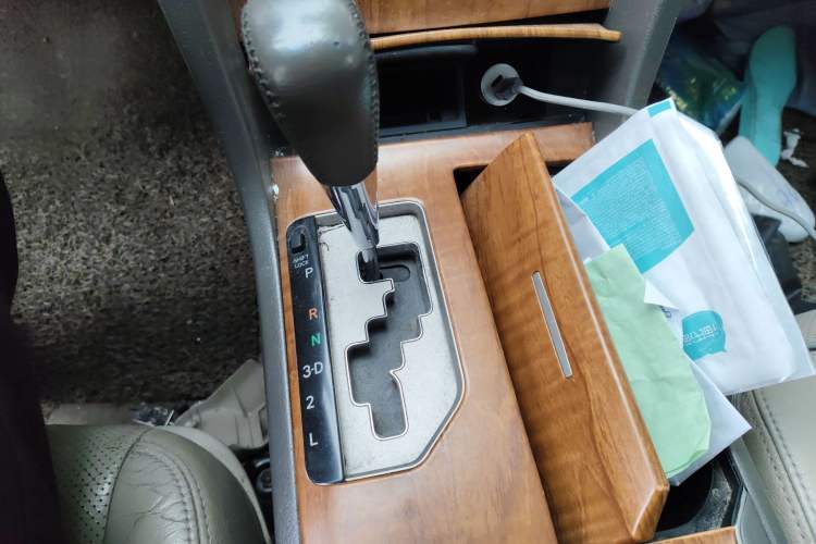 Used Toyota Camry 2011 200G Classic Anniversary Edition Gear Lever