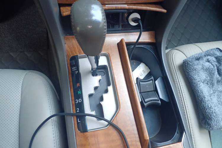 Used Toyota Camry 2011 200G Classic Anniversary Edition Gear Lever