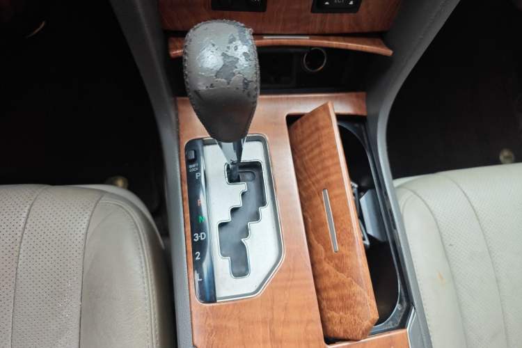 Used Toyota Camry 2011 200G Classic Anniversary Edition Gear Lever