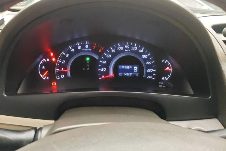Used Toyota Camry 2011 240G Classic Anniversary Edition Odometer Close Up