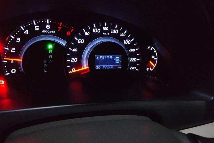 Used Toyota Camry 2011 200G Classic Anniversary Edition Odometer Close Up