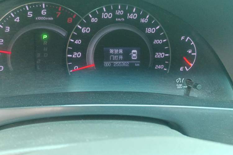 Used Toyota Camry 2011 200G Luxury Anniversary Edition Odometer Close Up