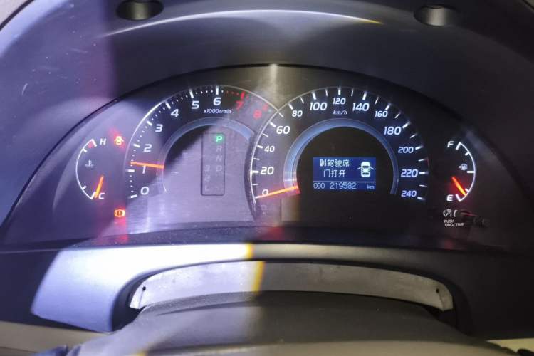 Used Toyota Camry 2011 200G Classic Anniversary Edition Odometer Close Up