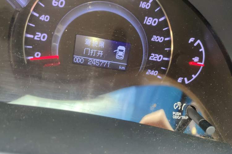 Used Toyota Camry 2011 240G Classic Anniversary Edition Odometer Close Up