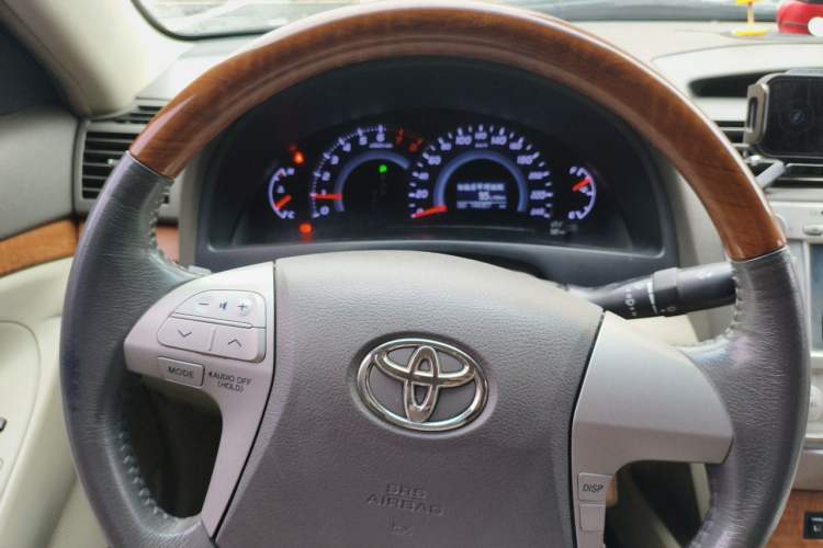 Used Toyota Camry 2011 200G Classic Anniversary Edition Odometer Close Up