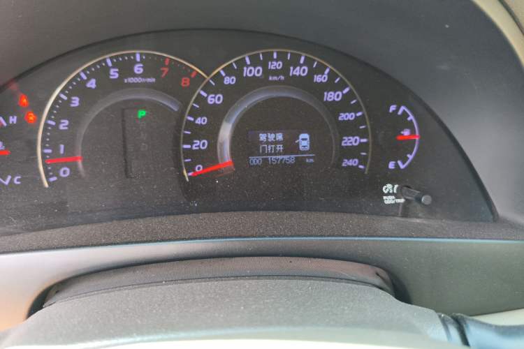 Used Toyota Camry 2011 240G Classic Anniversary Edition Odometer Close Up
