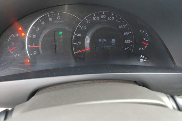 Used Toyota Camry 2011 200G Classic Anniversary Edition Odometer Close Up