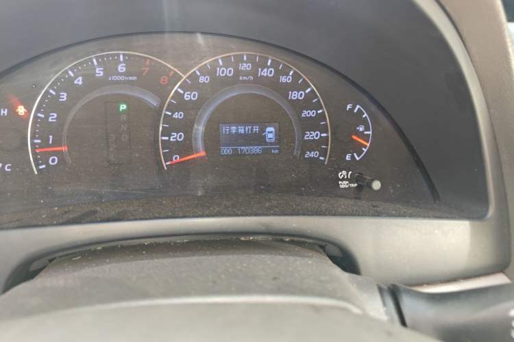 Used Toyota Camry 2011 200G Classic Anniversary Edition Odometer Close Up