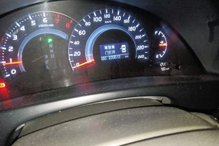 Used Toyota Camry 2011 200G Classic Anniversary Edition Odometer Close Up