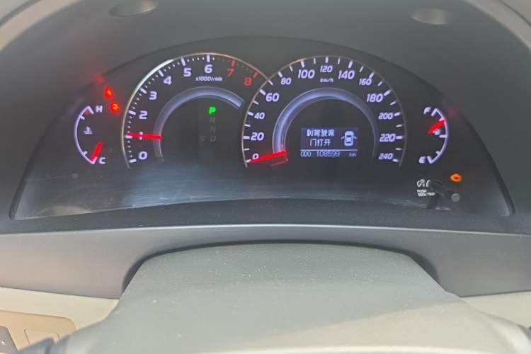 Used Toyota Camry 2011 240G Classic Anniversary Edition Odometer Close Up