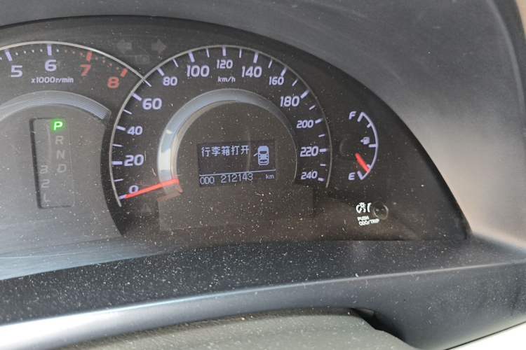 Used Toyota Camry 2011 200G Classic Anniversary Edition Odometer Close Up