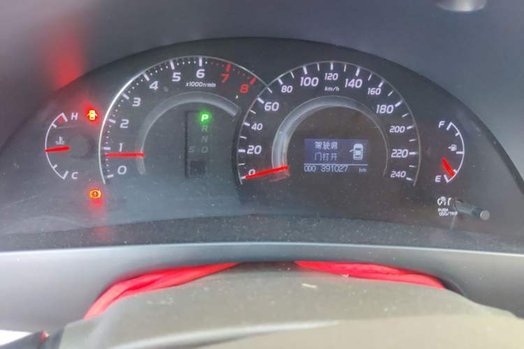 Used Toyota Camry 2011 240G Classic Anniversary Edition Odometer Close Up