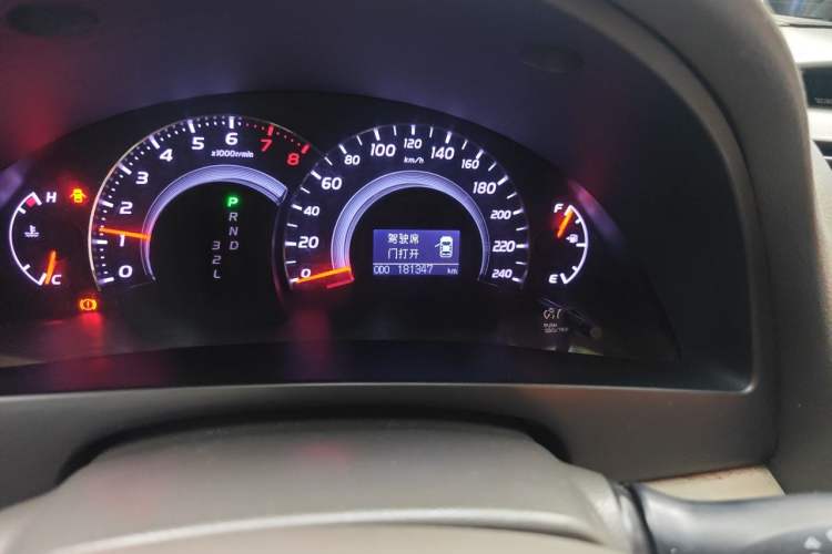 Used Toyota Camry 2011 200G Classic Anniversary Edition Odometer Close Up