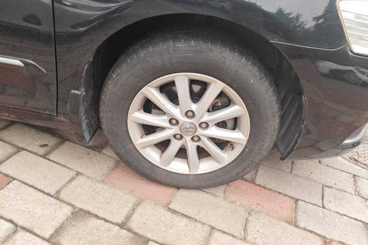 Used Toyota Camry 2011 240G Classic Anniversary Edition Right Front Wheel Hub
