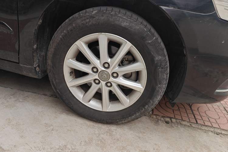 Used Toyota Camry 2011 240G Classic Anniversary Edition Right Front Wheel Hub