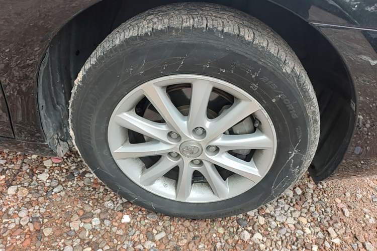 Used Toyota Camry 2011 240G Classic Anniversary Edition Right Front Wheel Hub