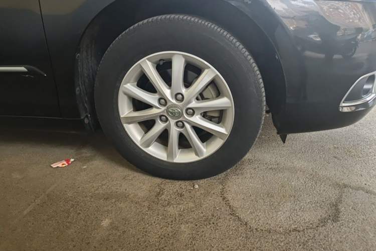 Used Toyota Camry 2011 200E Elite Sunroof Edition Right Front Wheel Hub