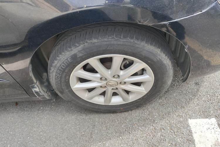 Used Toyota Camry 2011 240G Classic Anniversary Edition Right Front Wheel Hub