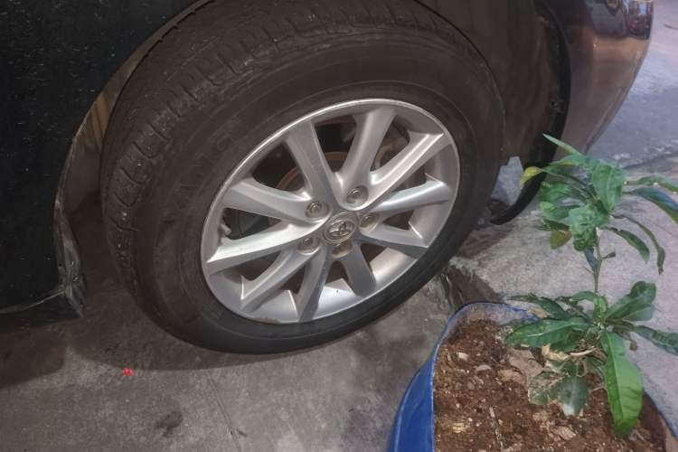 Used Toyota Camry 2011 200G Classic Anniversary Edition Right Front Wheel Hub