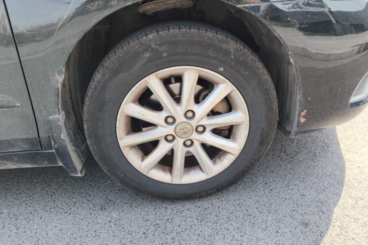 Used Toyota Camry 2011 240G Classic Anniversary Edition Right Front Wheel Hub