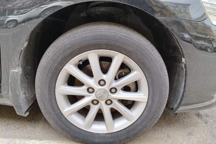 Used Toyota Camry 2011 240G Luxury Anniversary Edition Right Front Wheel Hub