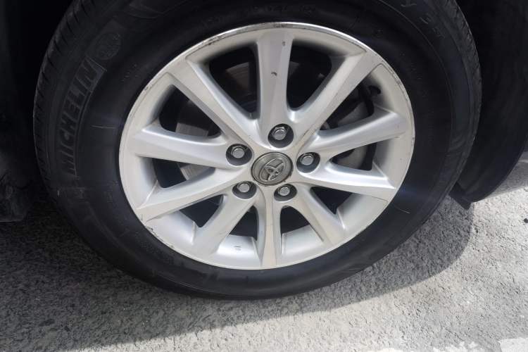 Used Toyota Camry 2011 240G Classic Anniversary Edition Right Front Wheel Hub