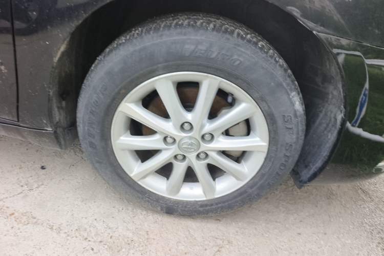 Used Toyota Camry 2011 240G Classic Anniversary Edition Right Front Wheel Hub