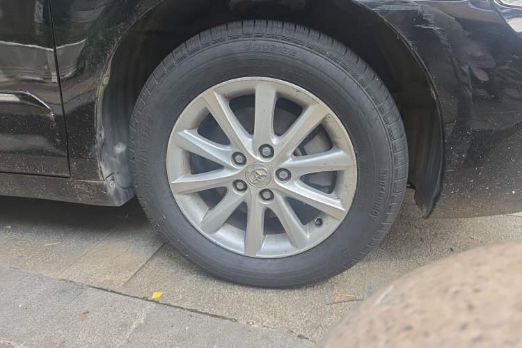 Used Toyota Camry 2011 240G Classic Anniversary Edition Right Front Wheel Hub