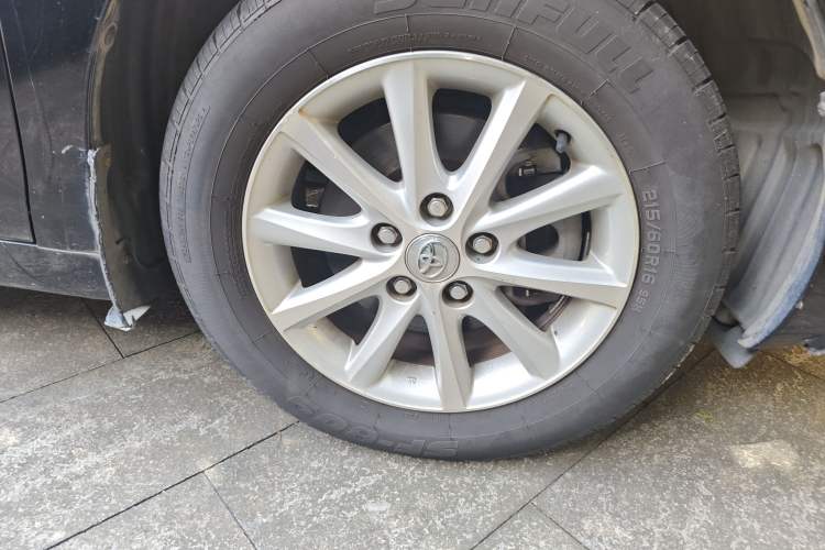 Used Toyota Camry 2011 200E Elite Sunroof Edition Right Front Wheel Hub