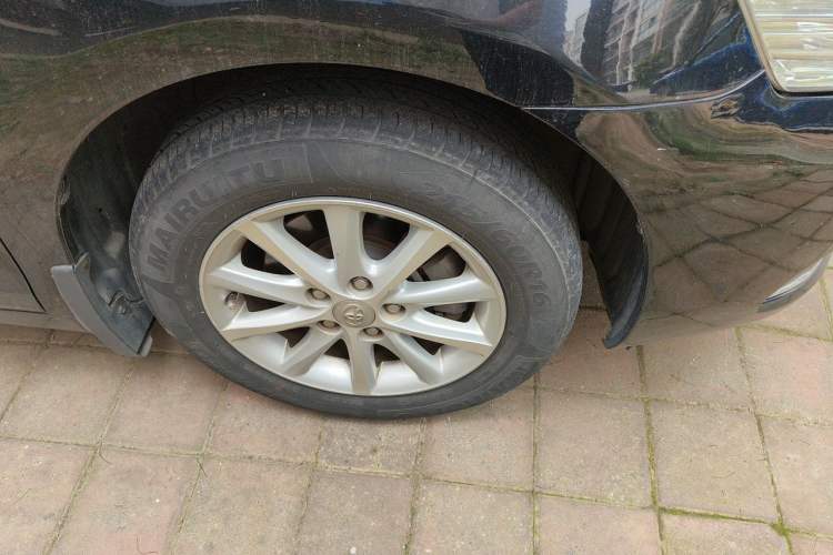 Used Toyota Camry 2011 240G Classic Anniversary Edition Right Front Wheel Hub