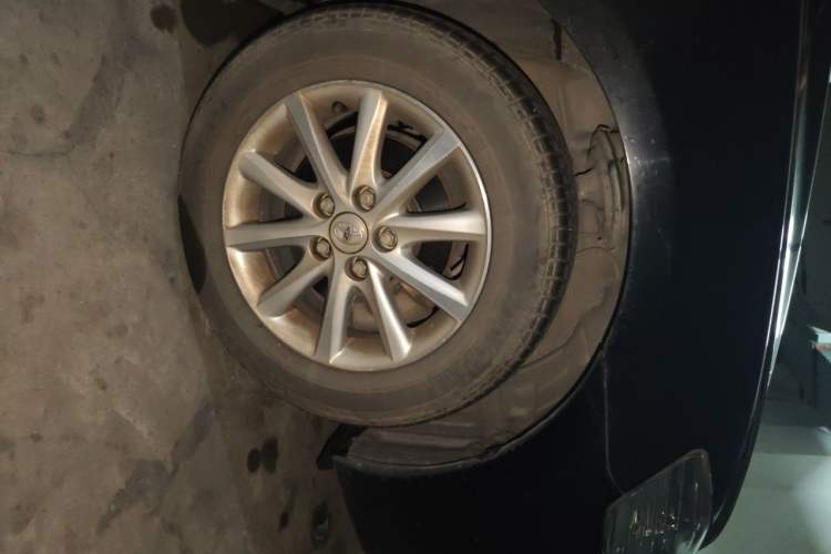 Used Toyota Camry 2011 200G Luxury Anniversary Edition Right Front Wheel Hub