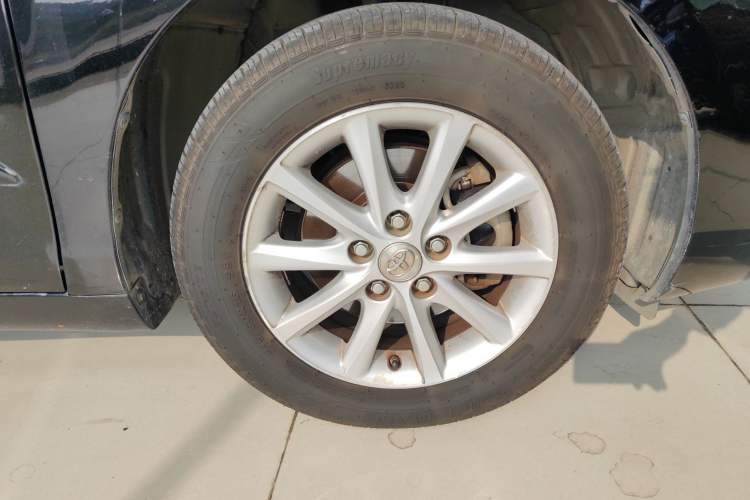 Used Toyota Camry 2011 200E Elite Sunroof Edition Right Front Wheel Hub