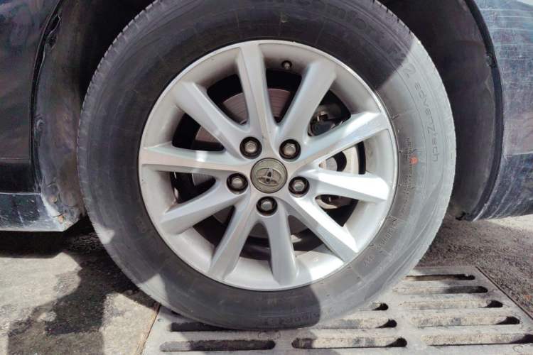 Used Toyota Camry 2011 200G Classic Anniversary Edition Right Front Wheel Hub