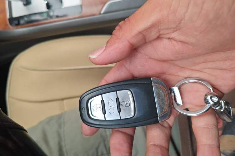 Used Toyota Camry 2011 240G Classic Anniversary Edition Vehicle Key