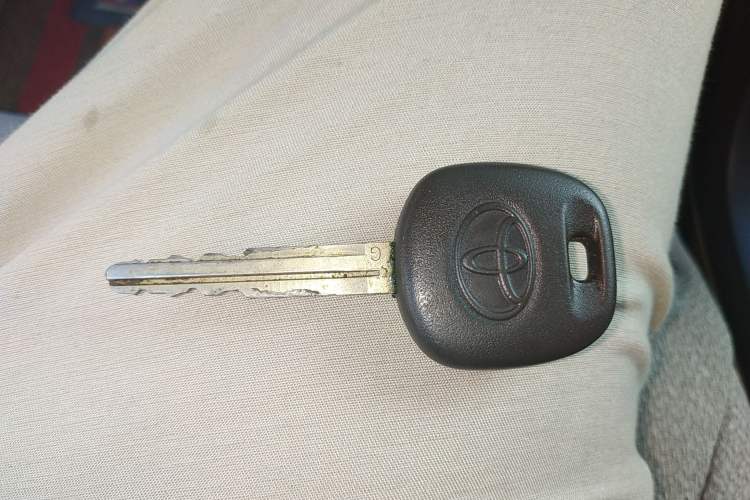 Used Toyota Camry 2011 200G Classic Anniversary Edition Vehicle Key