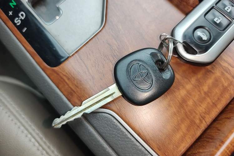 Used Toyota Camry 2011 240G Classic Anniversary Edition Vehicle Key