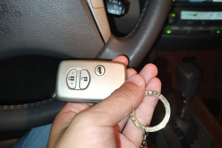Used Toyota Camry 2011 240G Luxury Anniversary Edition Vehicle Key