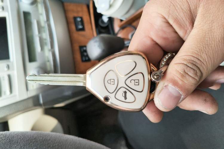 Used Toyota Camry 2011 200G Classic Anniversary Edition Vehicle Key