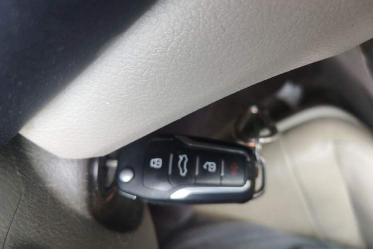 Used Toyota Camry 2011 200G Classic Anniversary Edition Vehicle Key