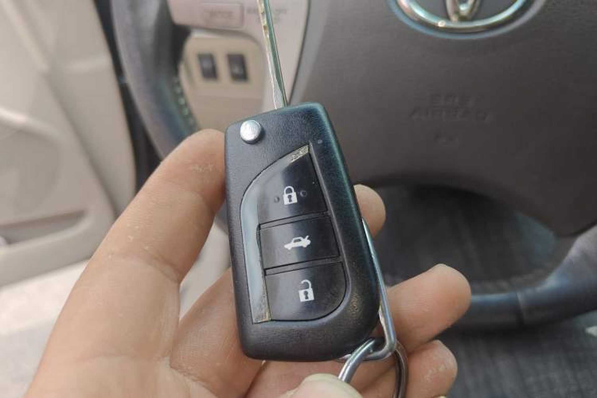 Used Toyota Camry 2011 200G Classic Anniversary Edition Vehicle Key