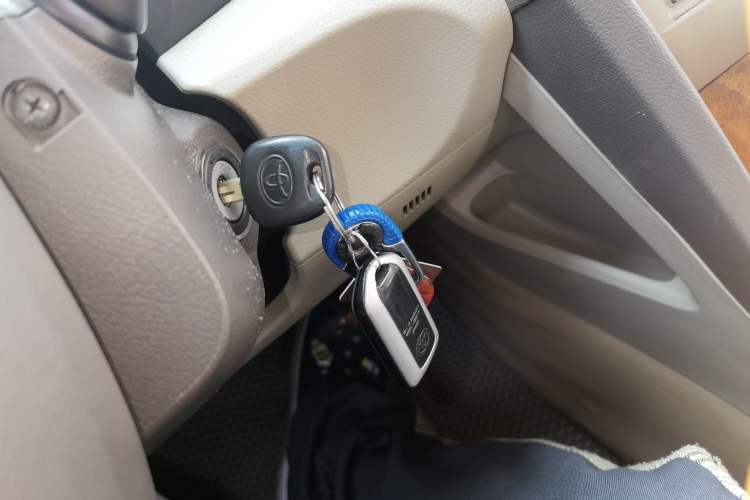 Used Toyota Camry 2011 240G Classic Anniversary Edition Vehicle Key