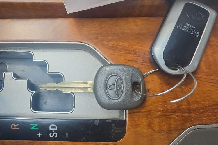 Used Toyota Camry 2011 240G Classic Anniversary Edition Vehicle Key